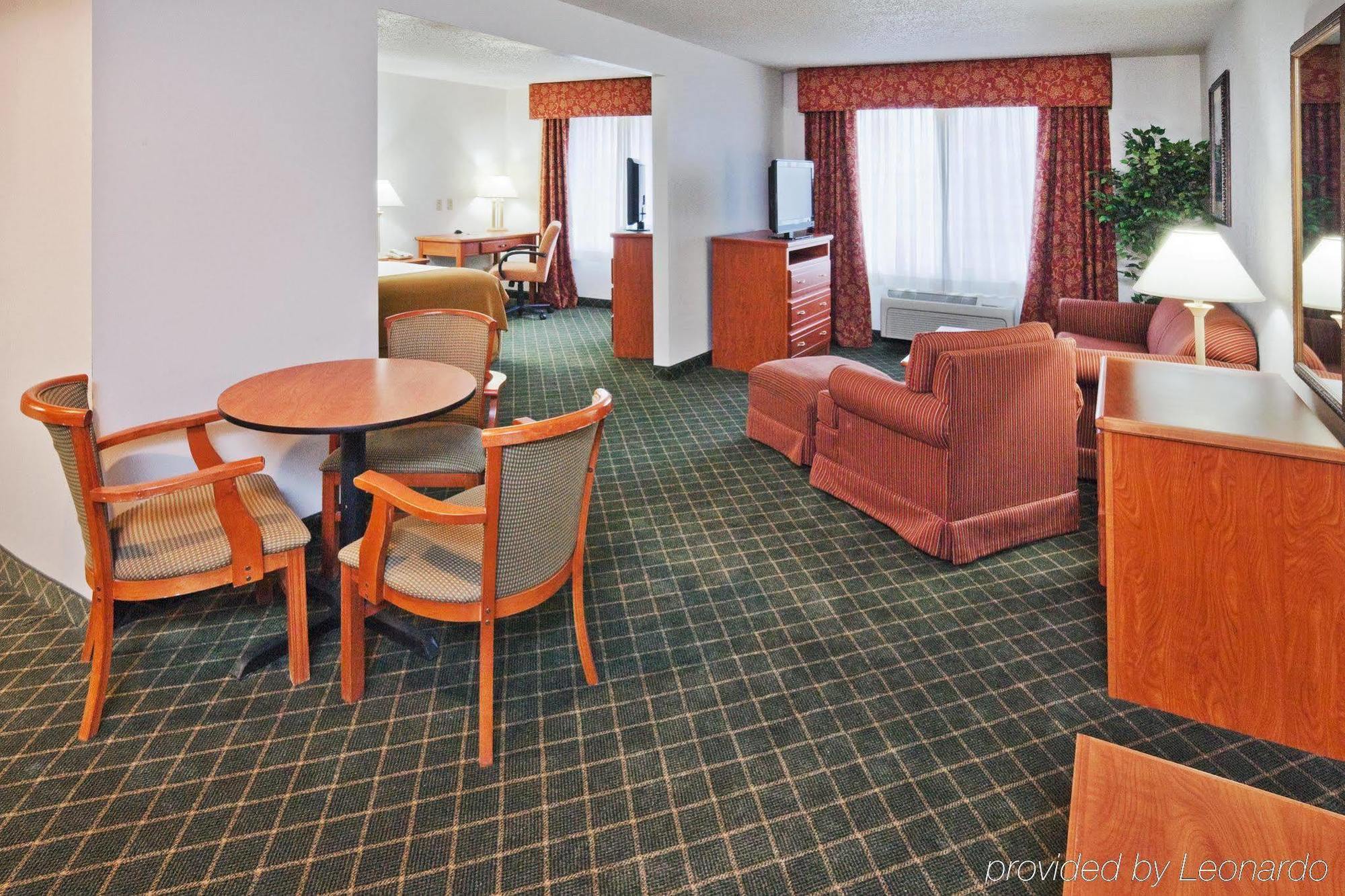 Holiday Inn Express Hotel & Suites Chickasha By Ihg Pokoj fotografie